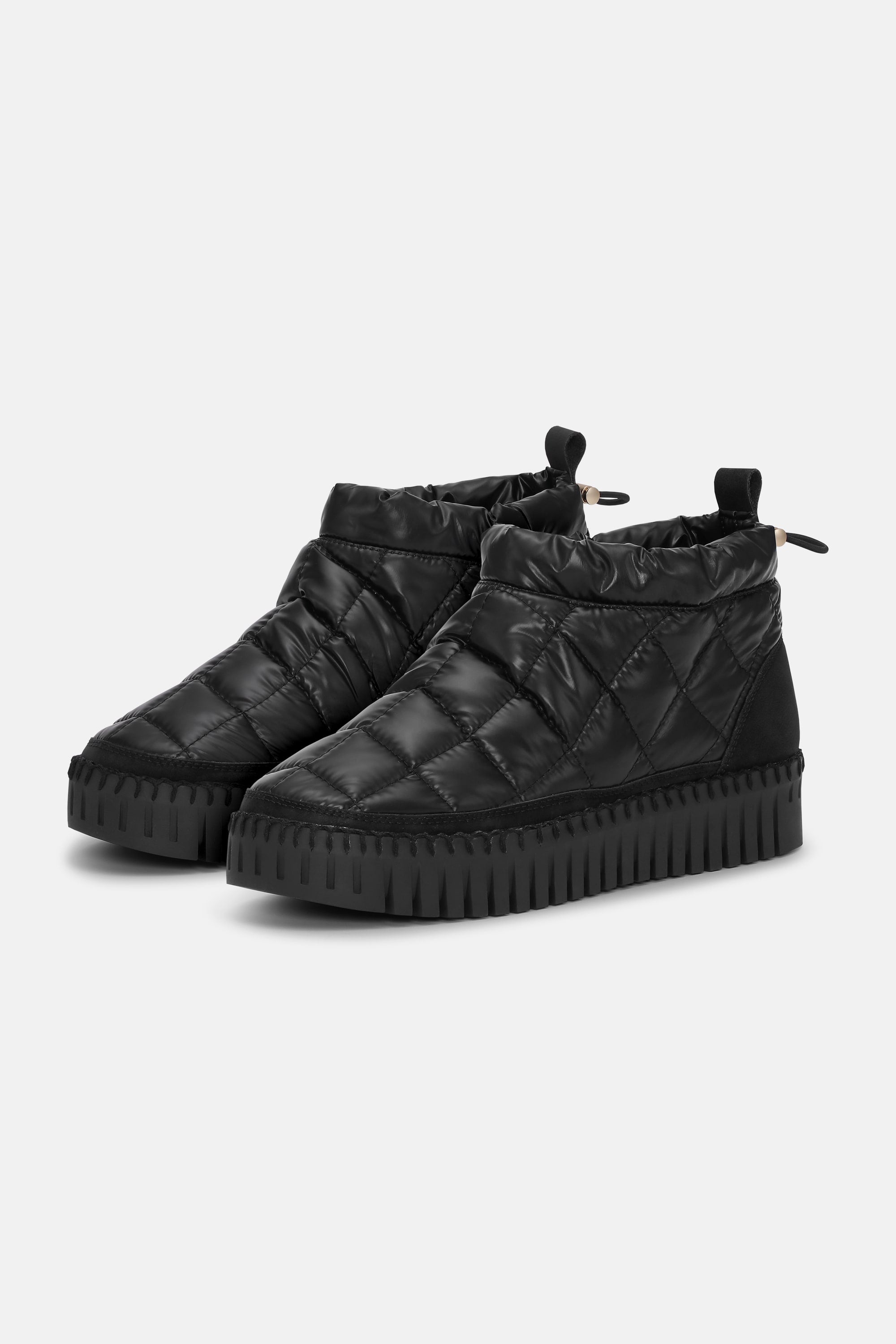 Tulip Low Padded Boot - Black Black